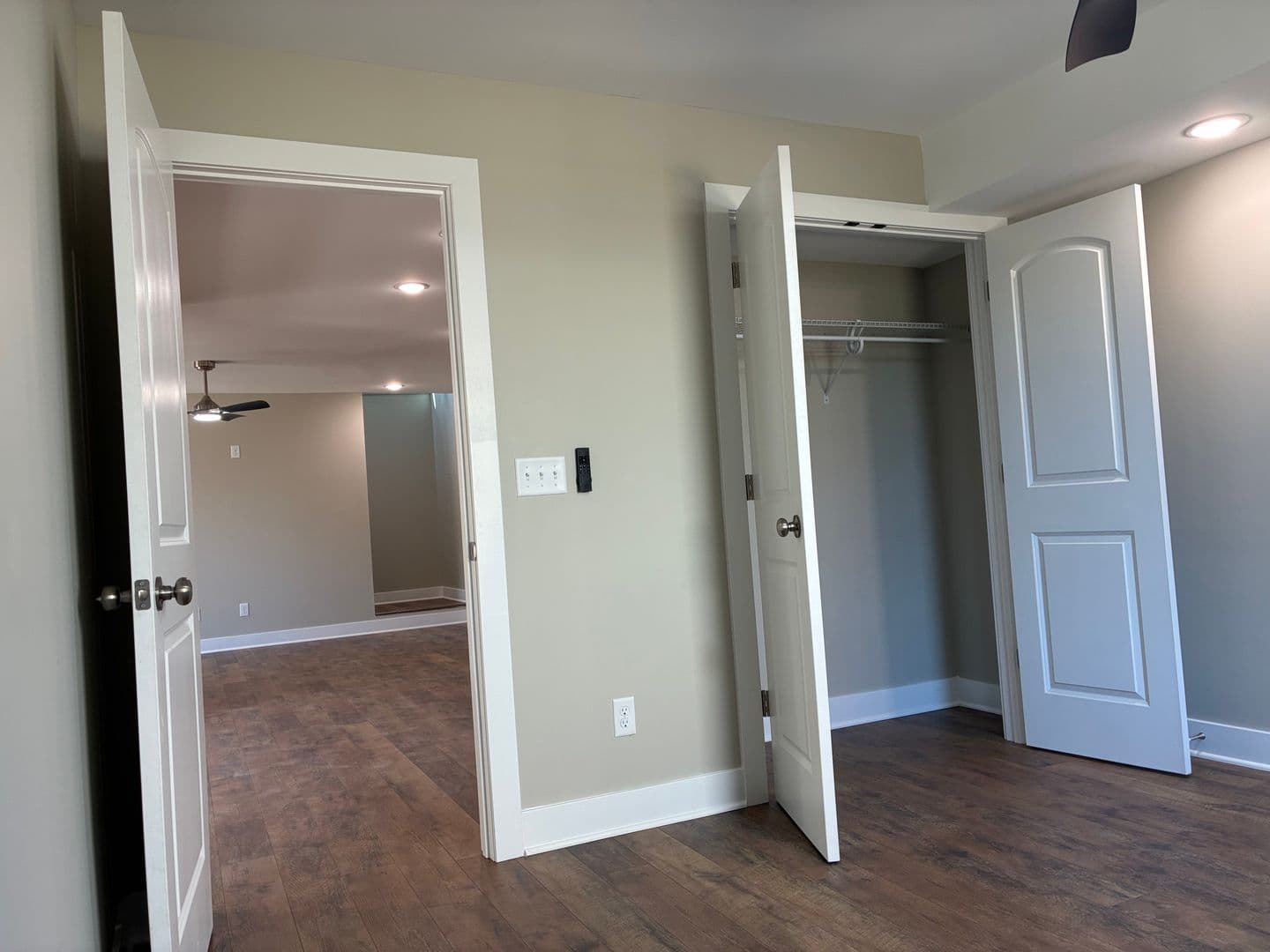Vine Grove House: 102 Twin Lakes Drive
