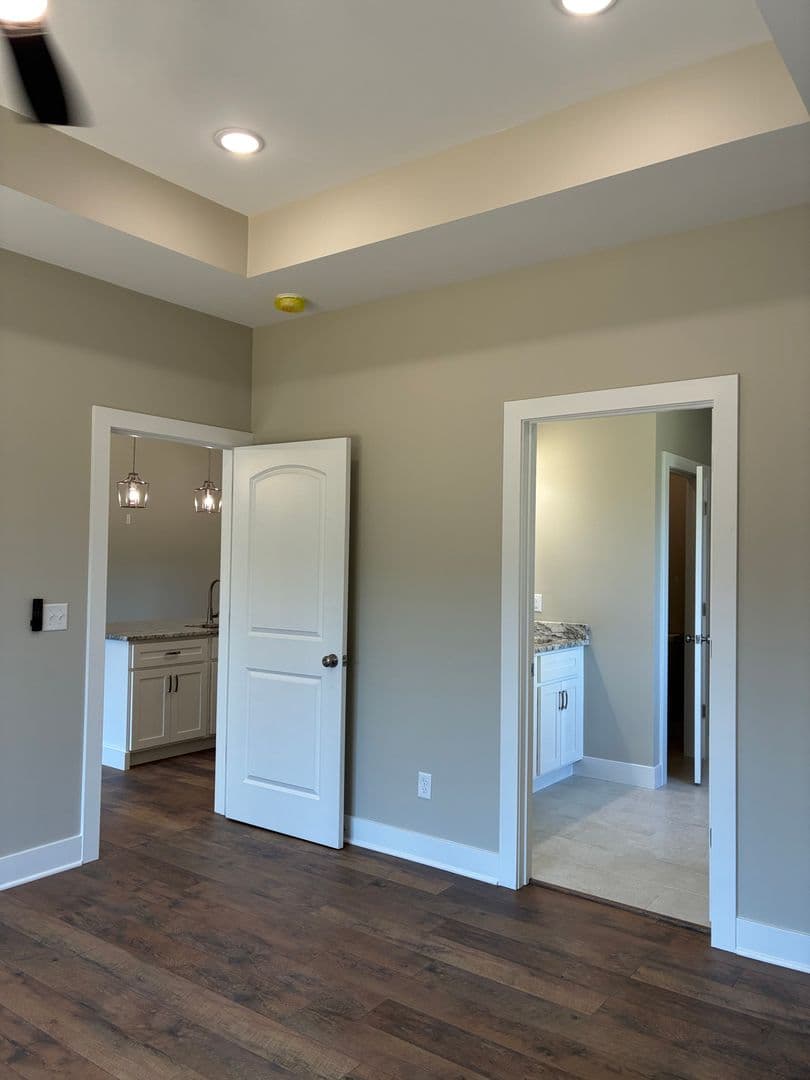 Vine Grove House: 102 Twin Lakes Drive