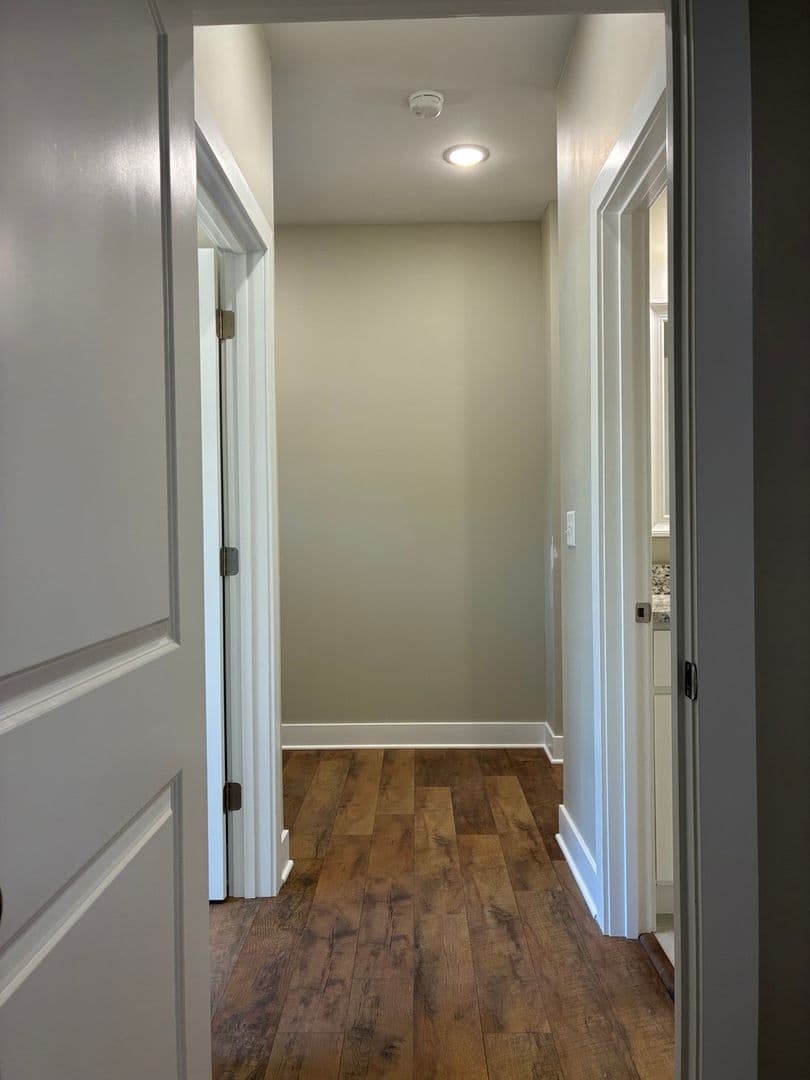 Vine Grove House: 102 Twin Lakes Drive