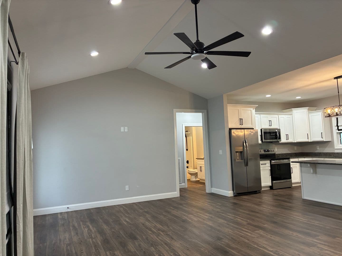 Vine Grove House: 100 Lowball Lane