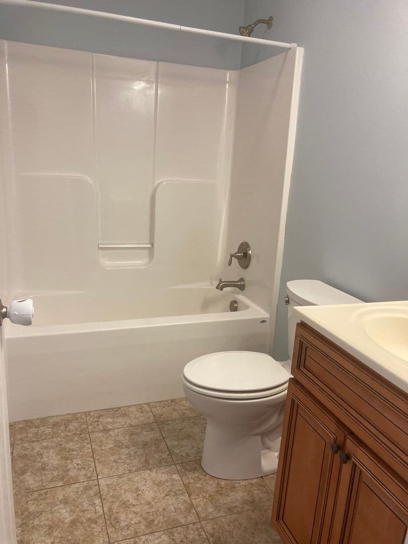 Vine Grove House: 205 Royal Birkdale Court