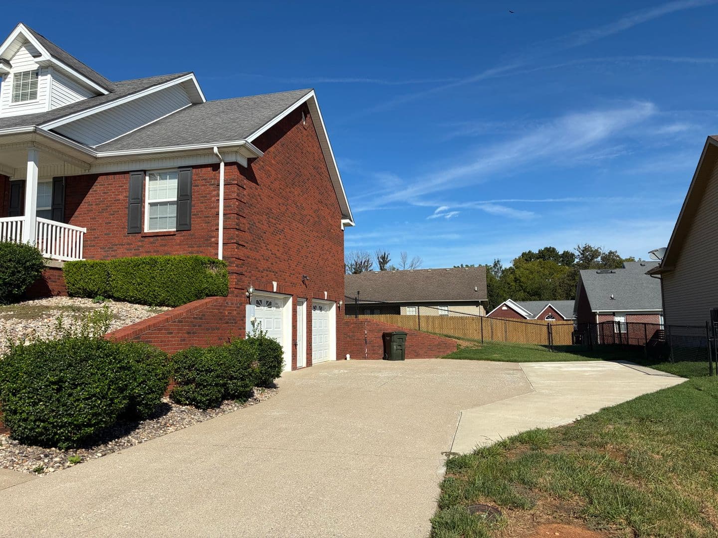 Vine Grove House: 117 Victory Lake Drive