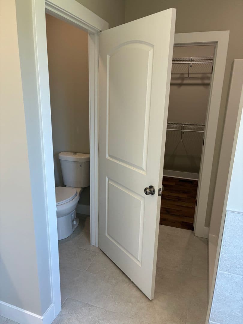Vine Grove House: 102 Twin Lakes Drive