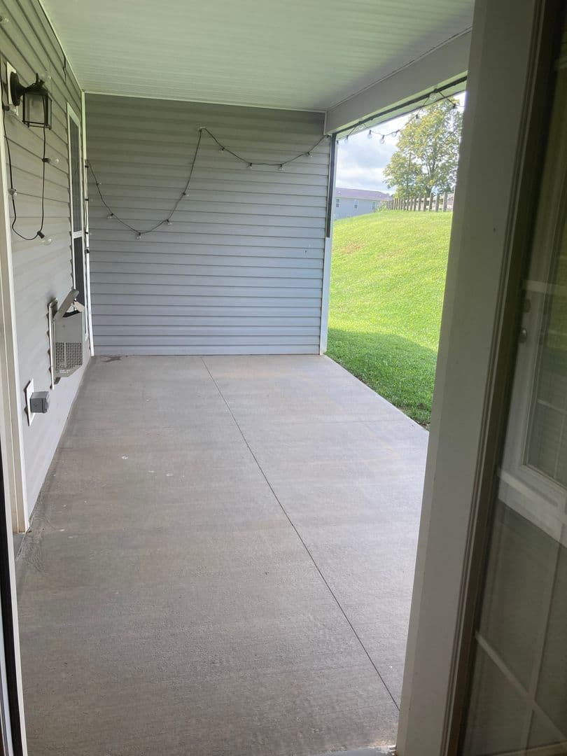 Vine Grove House: 205 Royal Birkdale Court