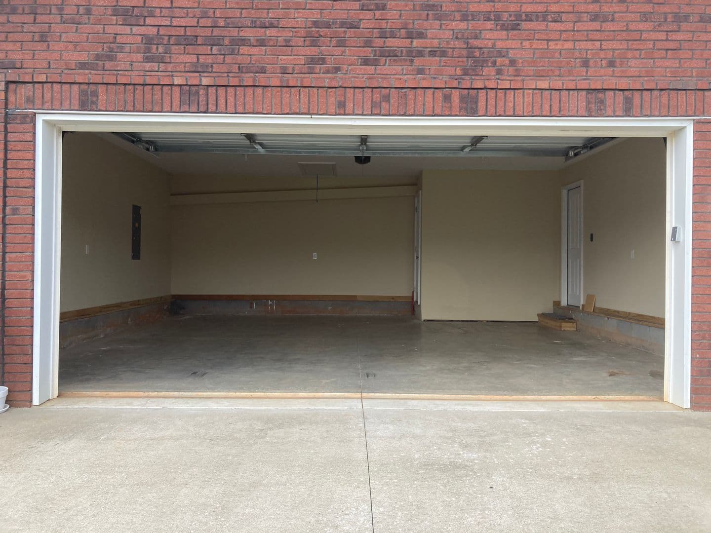Vine Grove House: 205 Royal Birkdale Court