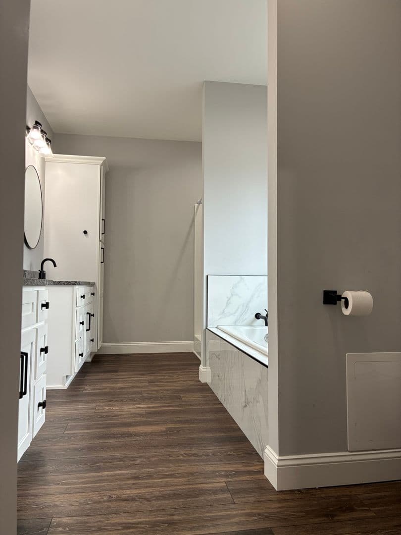 Vine Grove House: 100 Lowball Lane