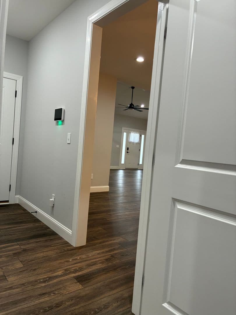 Vine Grove House: 100 Lowball Lane