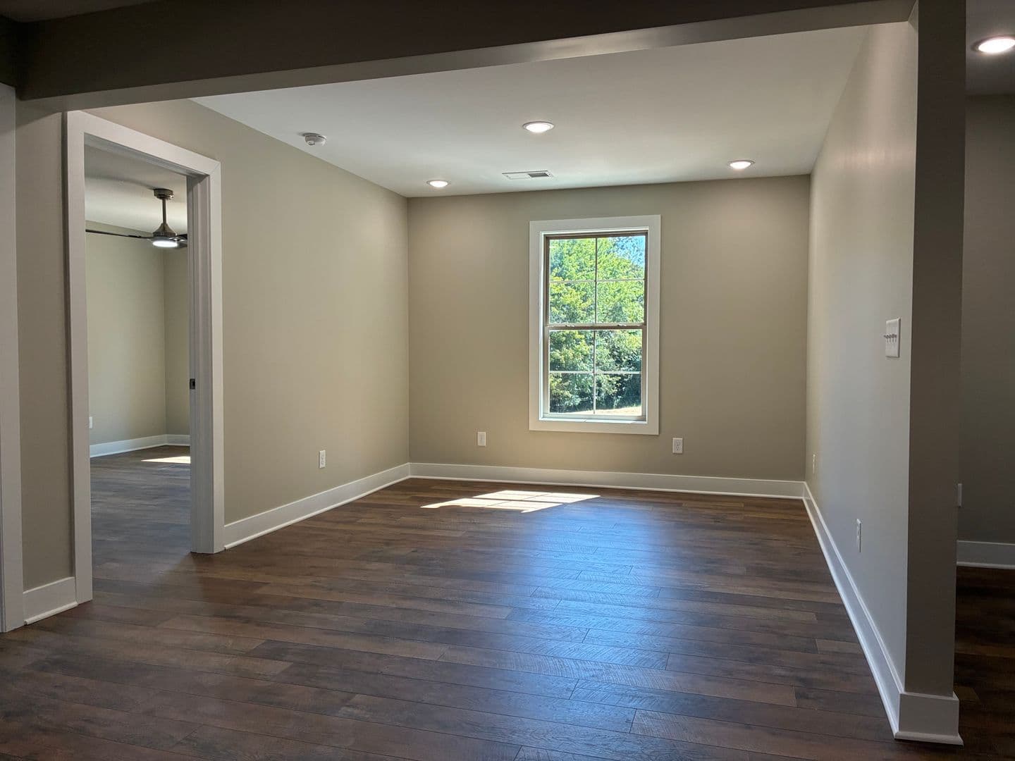 Vine Grove House: 102 Twin Lakes Drive