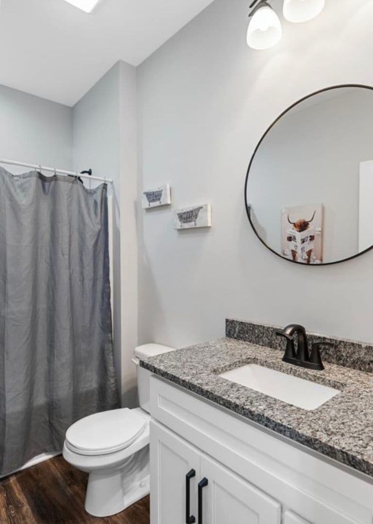 Vine Grove House: 100 Lowball Lane
