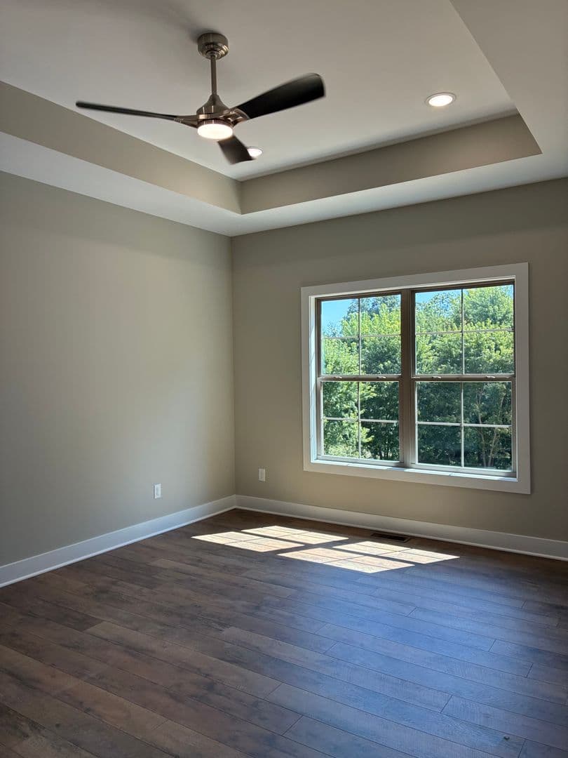 Vine Grove House: 102 Twin Lakes Drive