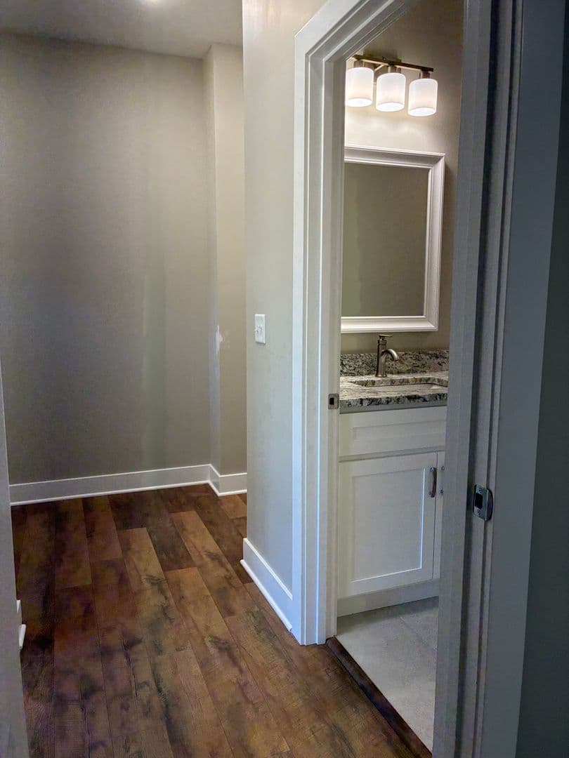 Vine Grove House: 102 Twin Lakes Drive
