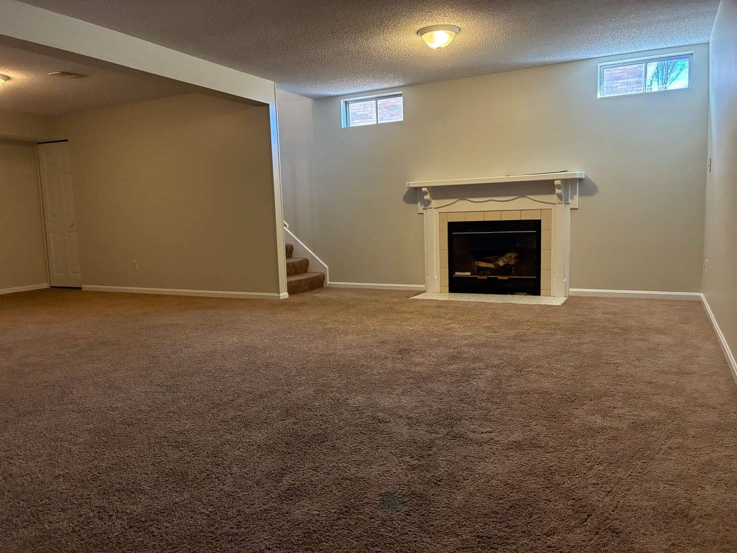 Elizabethtown House: 1331 AmandaJo Drive