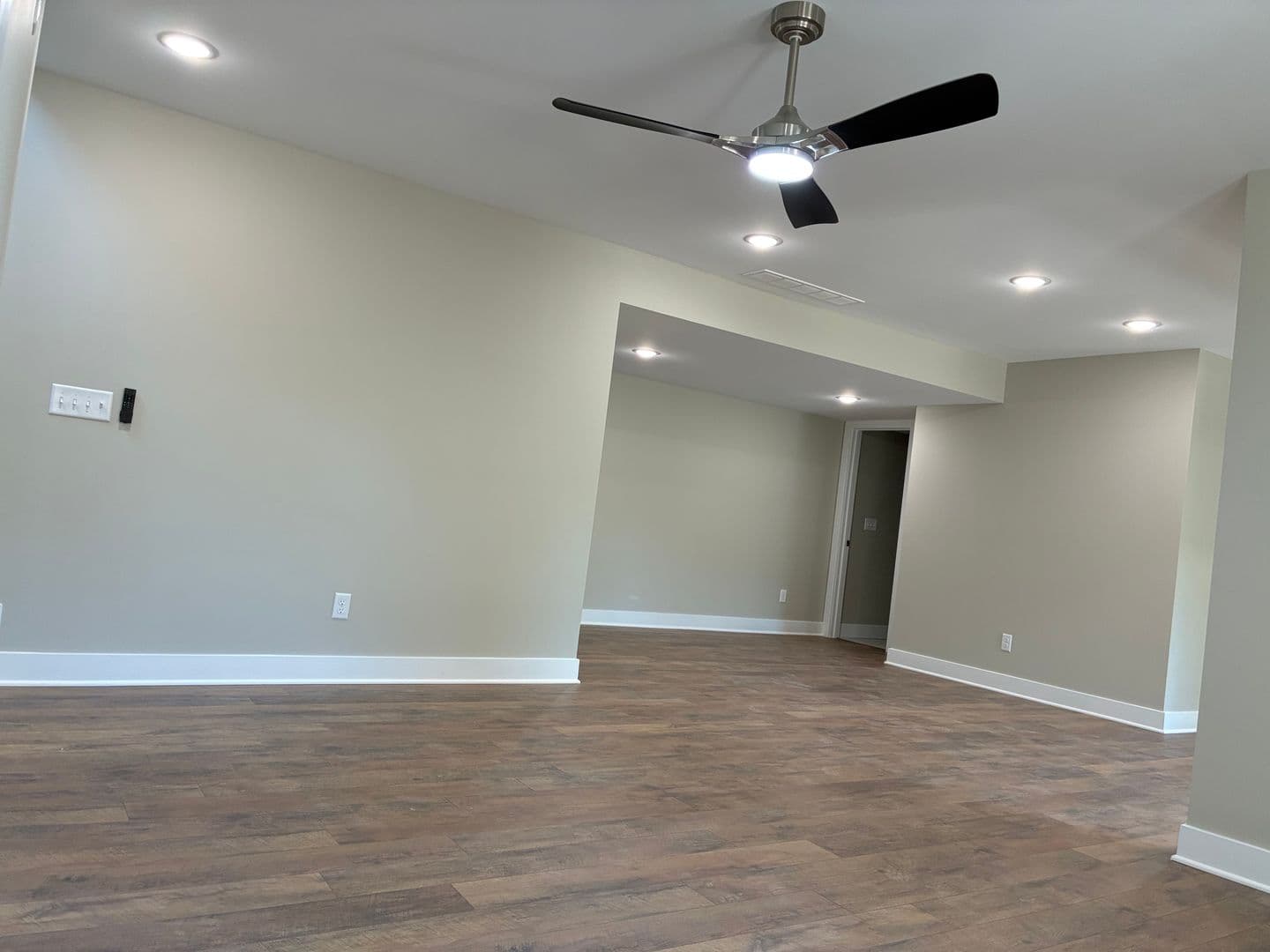 Vine Grove House: 102 Twin Lakes Drive