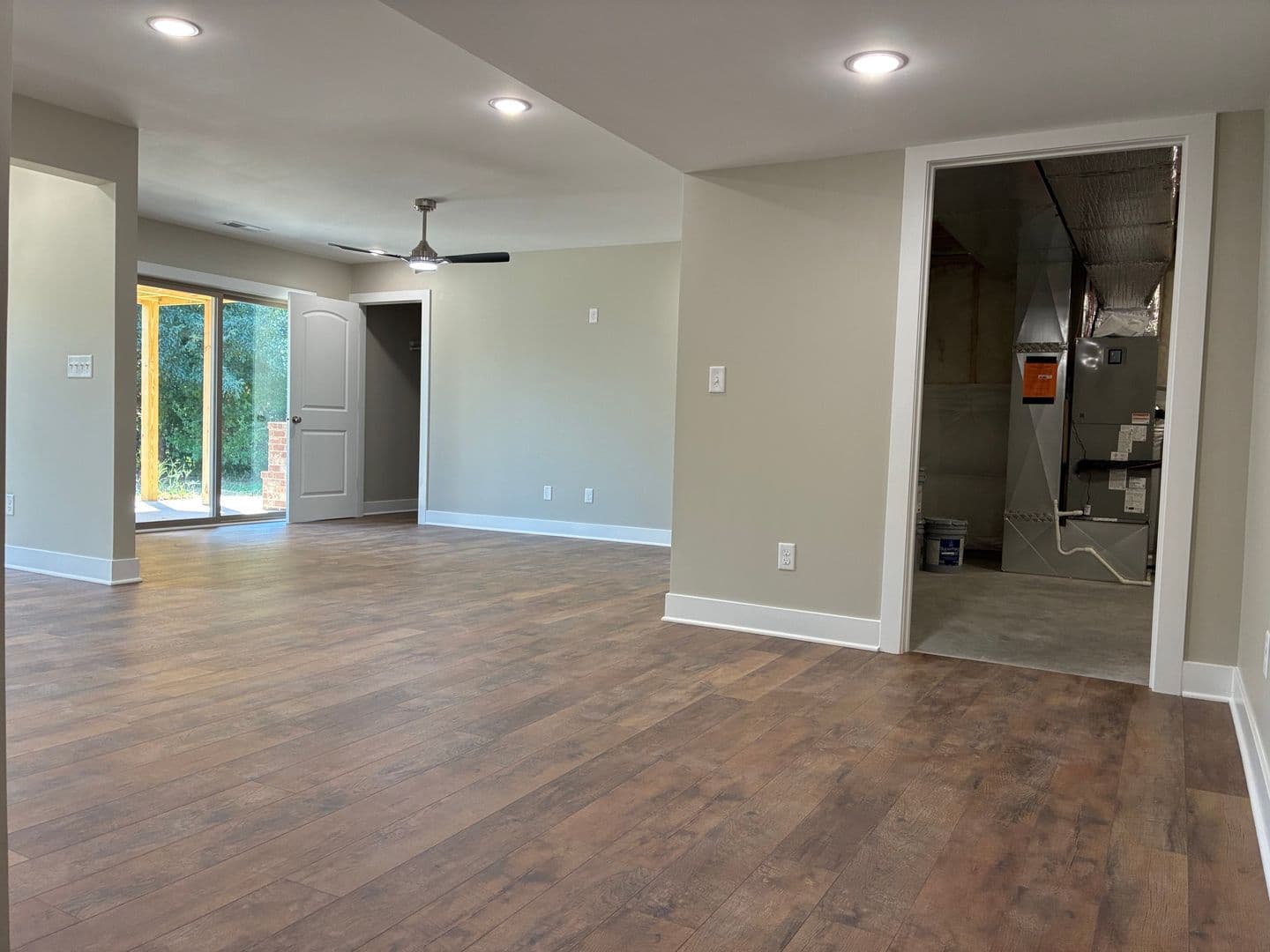 Vine Grove House: 102 Twin Lakes Drive