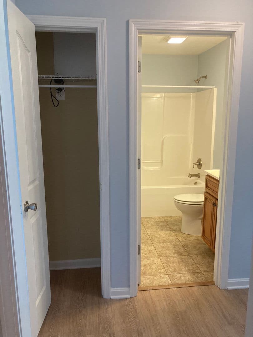 Vine Grove House: 205 Royal Birkdale Court