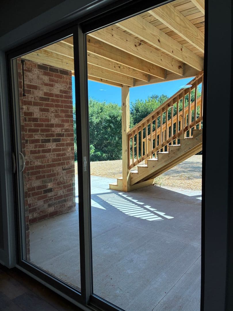 Vine Grove House: 102 Twin Lakes Drive