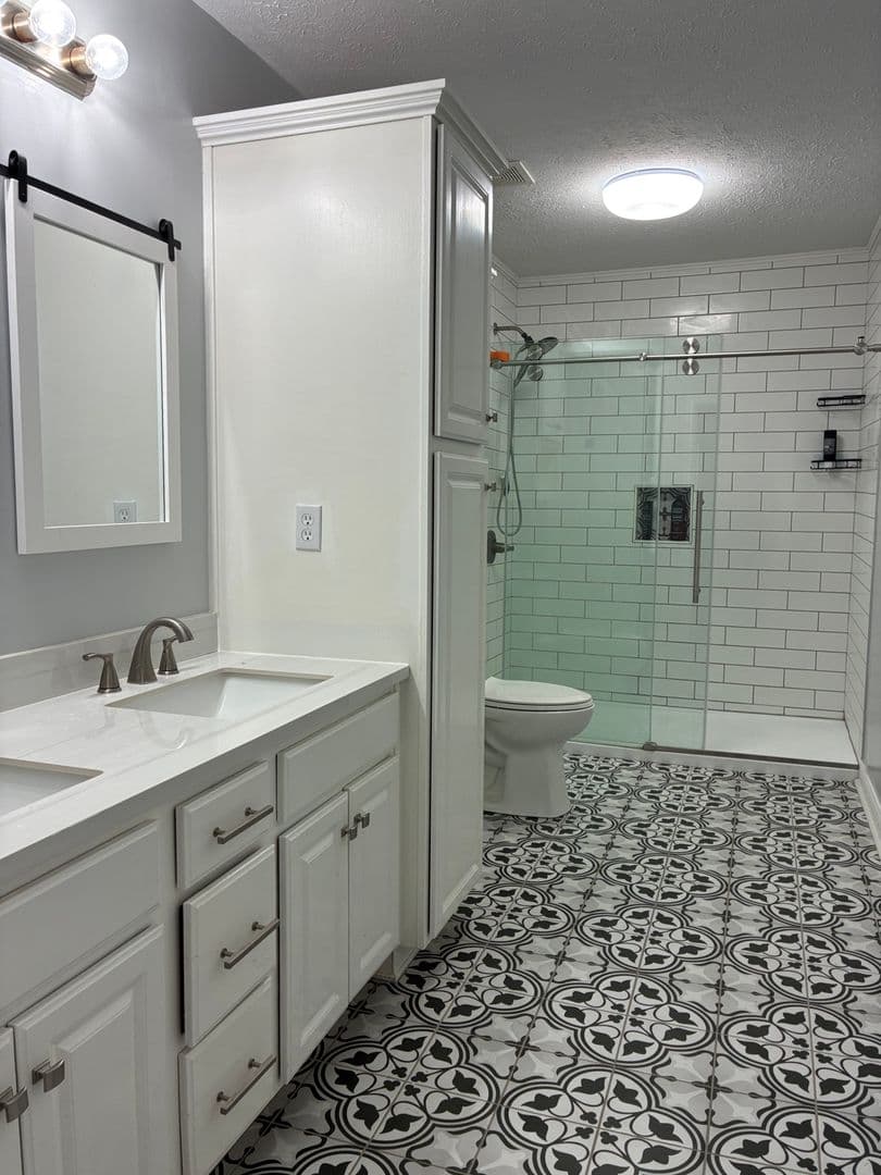 Vine Grove House: 117 Victory Lake Drive
