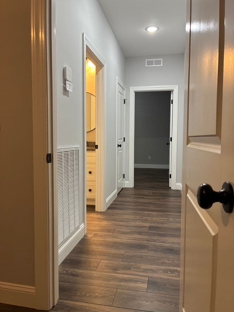 Vine Grove House: 100 Lowball Lane