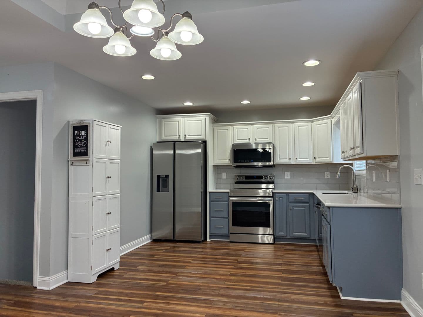 Vine Grove House: 117 Victory Lake Drive