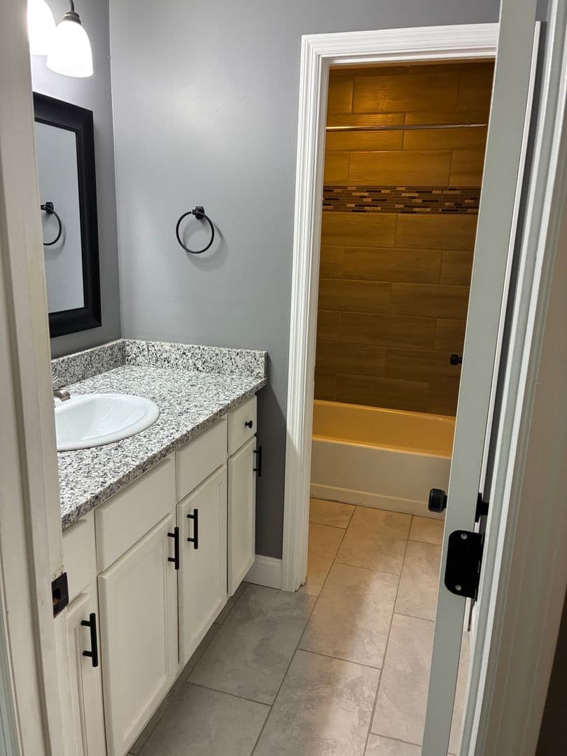 Radcliff House: 964 Timberwood Drive