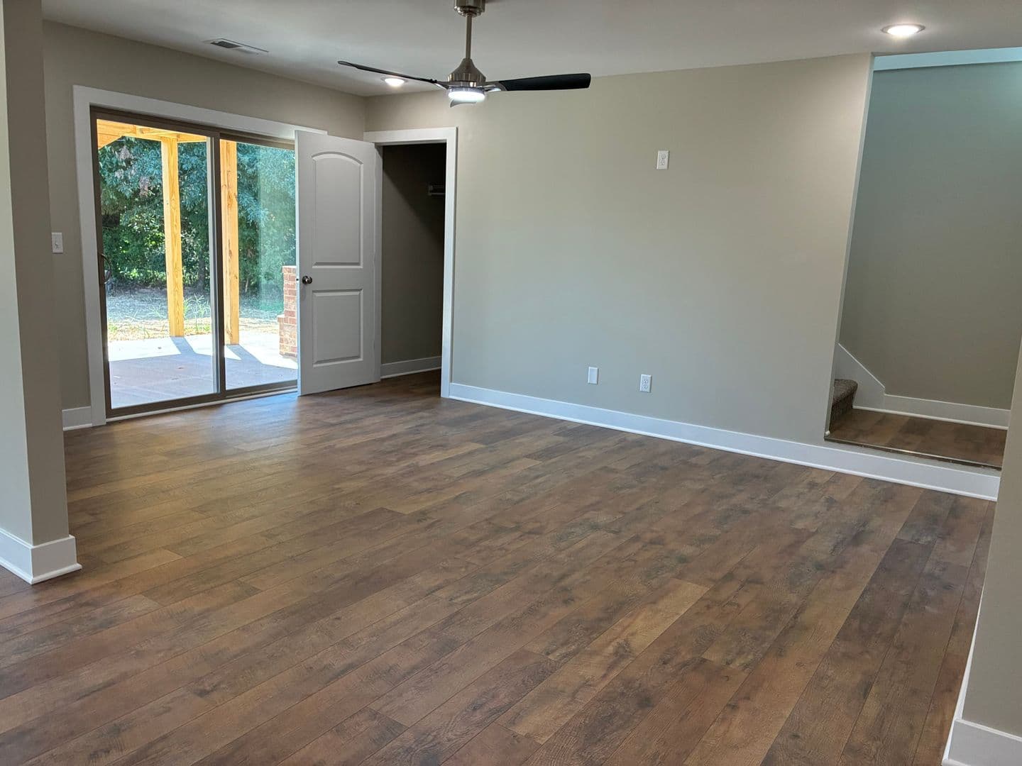 Vine Grove House: 102 Twin Lakes Drive