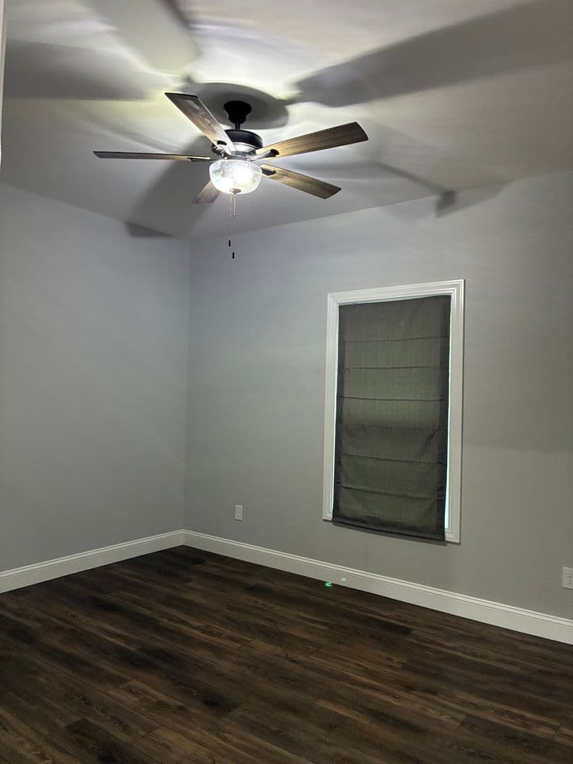 Vine Grove House: 100 Lowball Lane