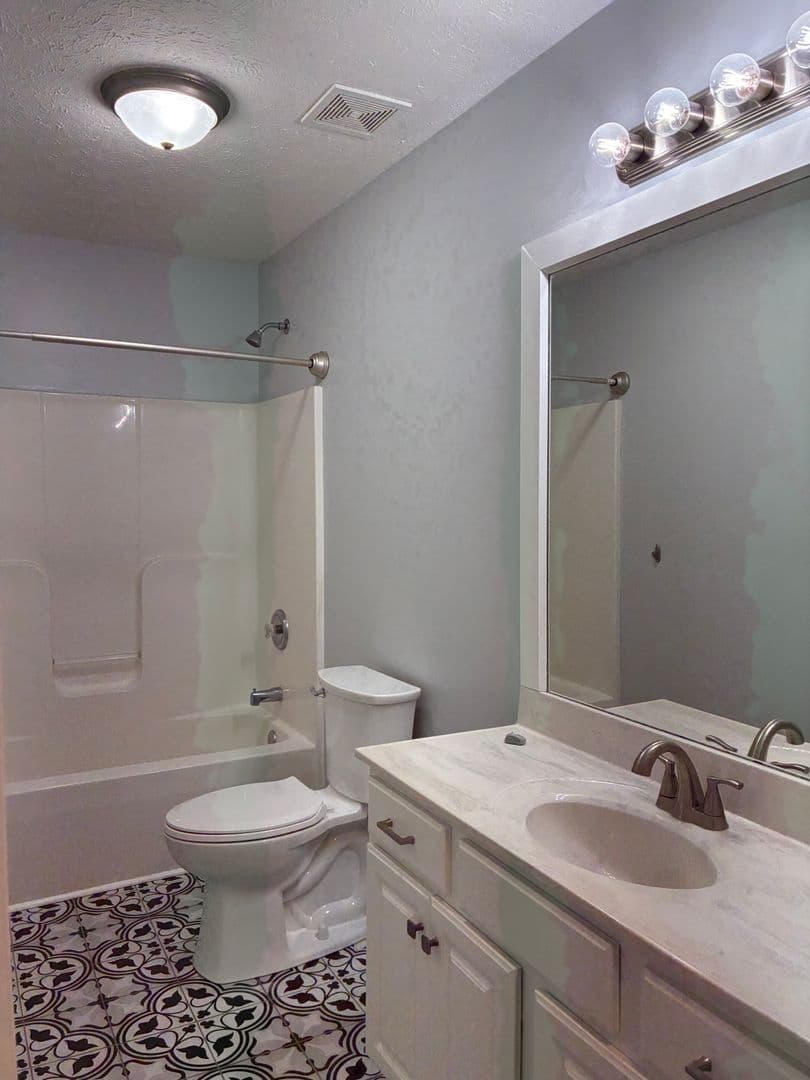 Vine Grove House: 117 Victory Lake Drive