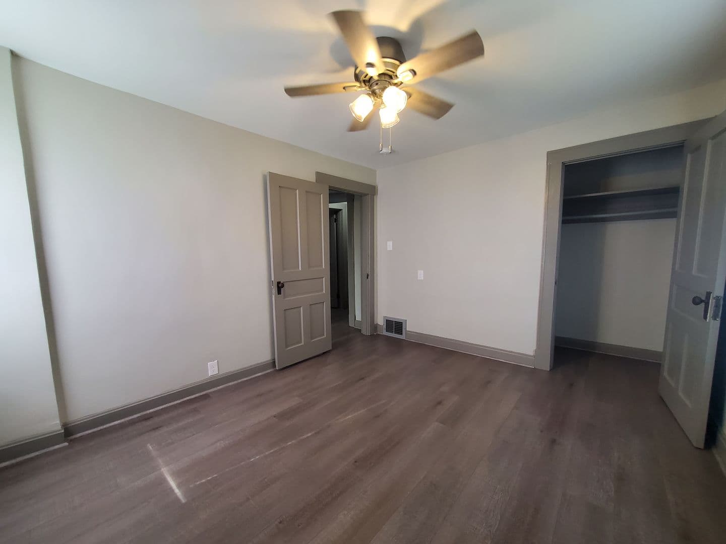 Hamilton Apartment: 618 Hayes Avenue