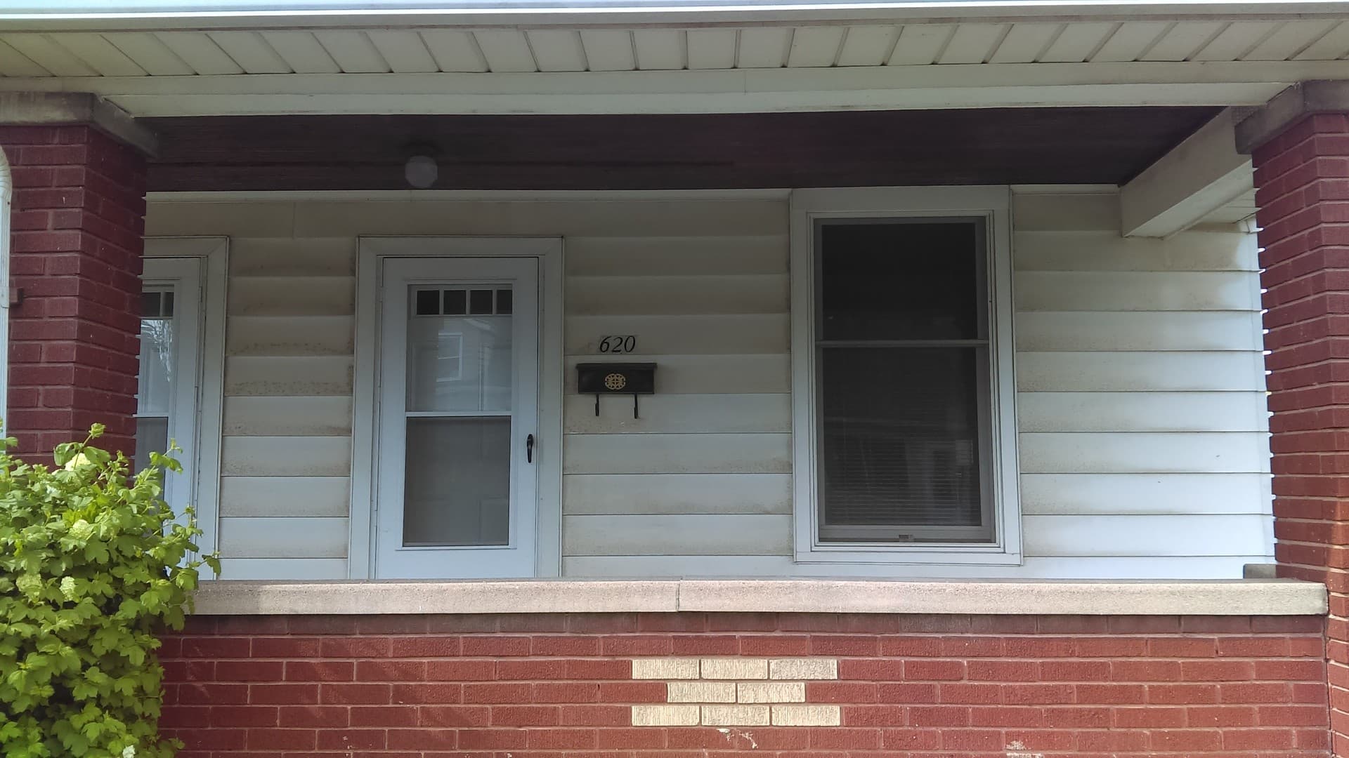 Hamilton Apartment: 618 Hayes Avenue