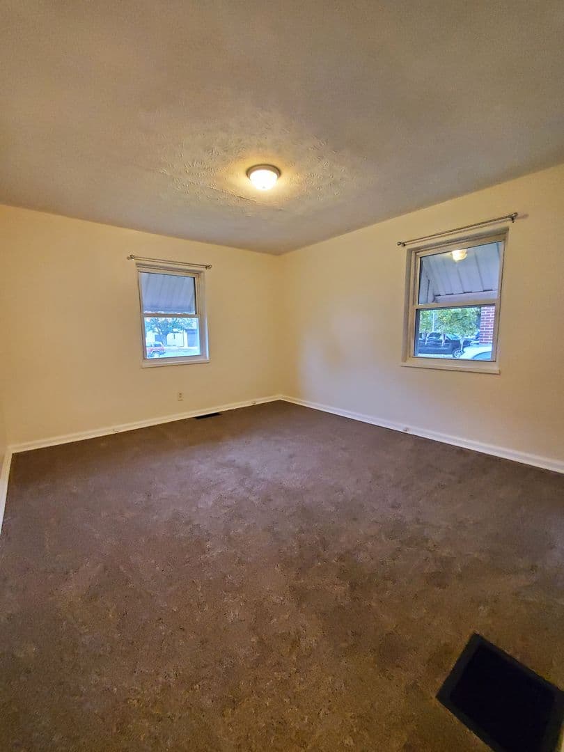 Dayton House: 4917 Lindbergh Blvd.
