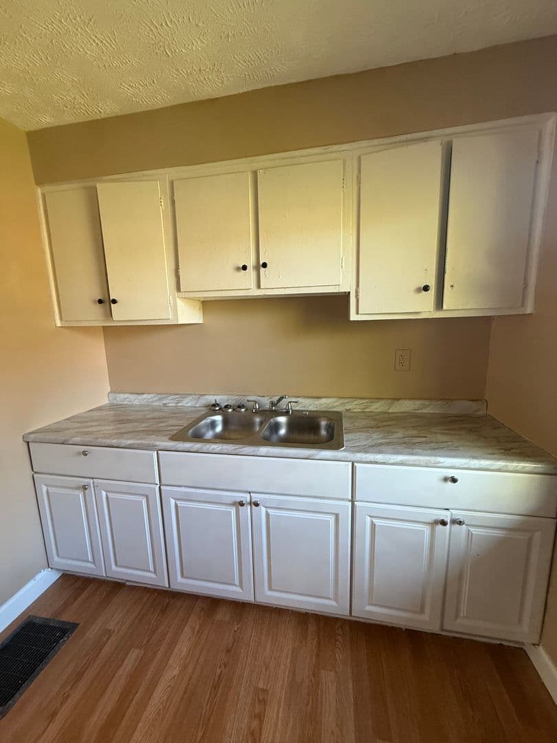 Dayton Apartment: 3659 Otterbein Ave.