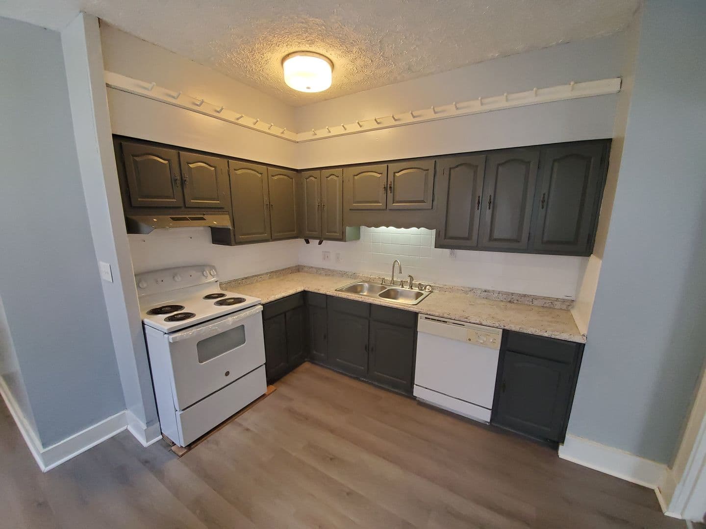 Dayton Apartment: 519 Homewood Ave.