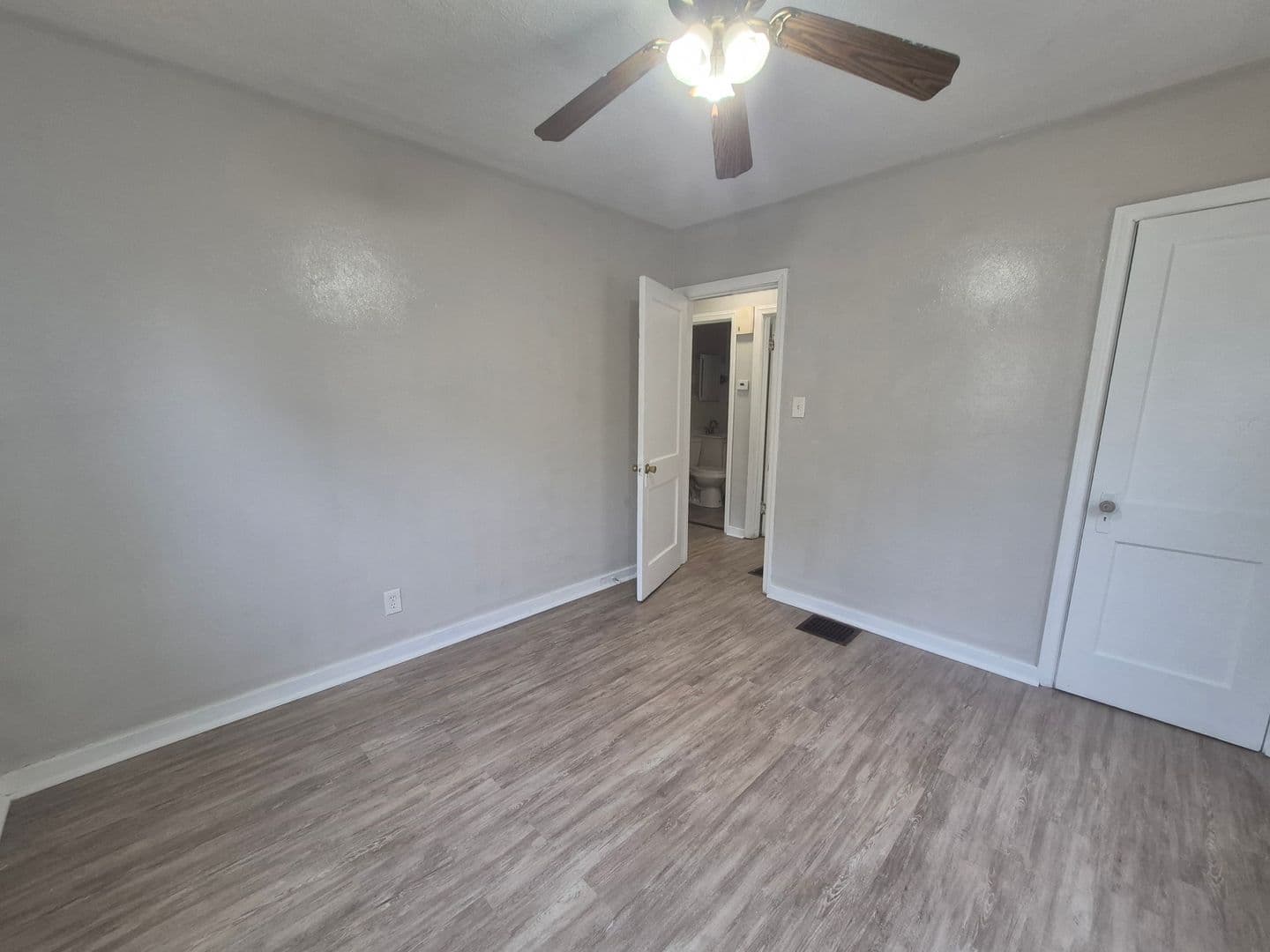 Dayton House: 622 Crestmore Ave