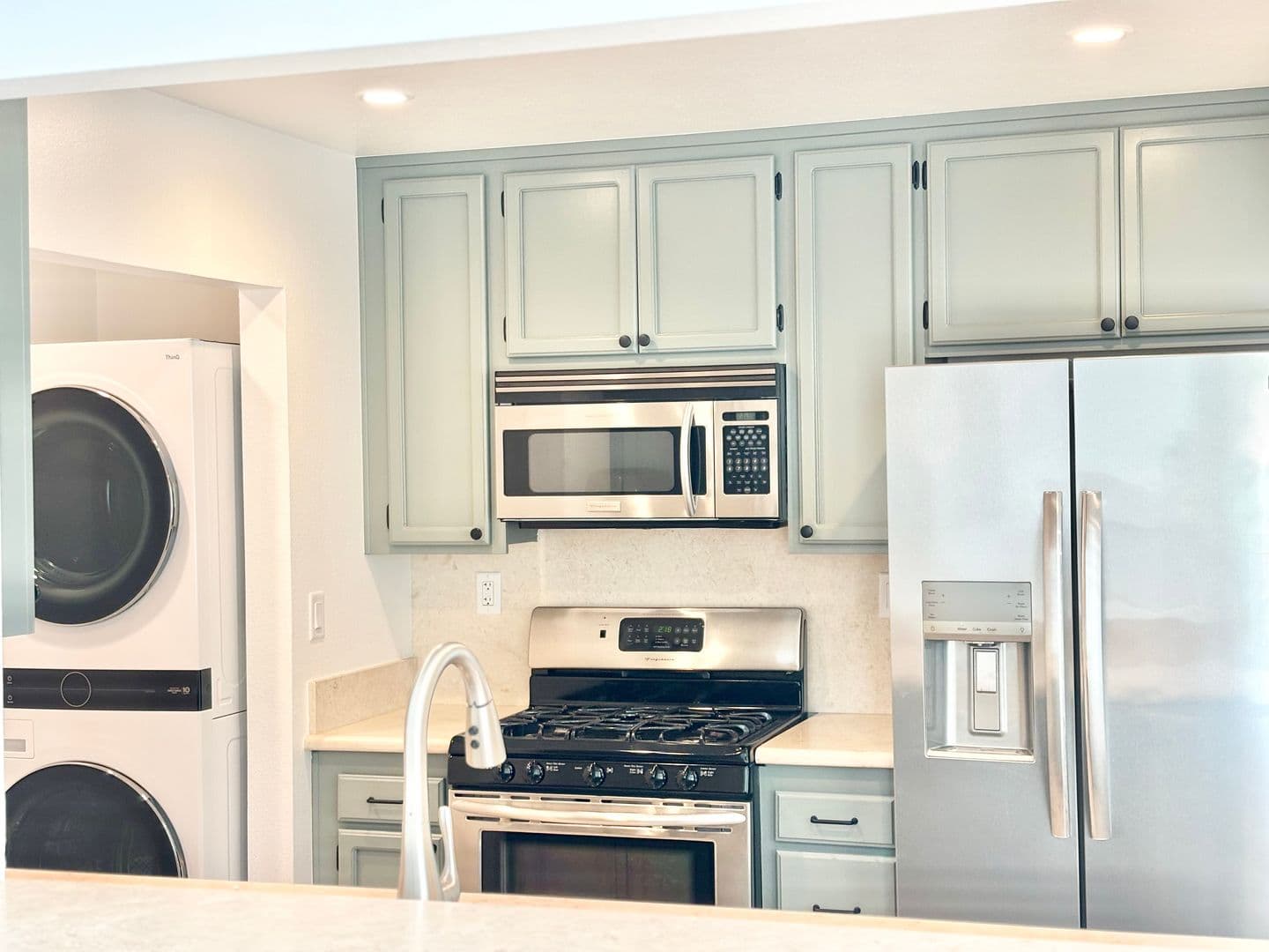 Oxnard House: 2287 Martinique Ln