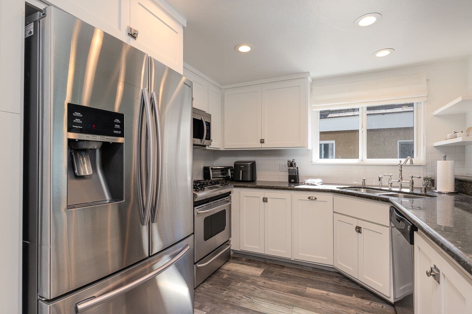 Oxnard House: 3908 Ocean Dr