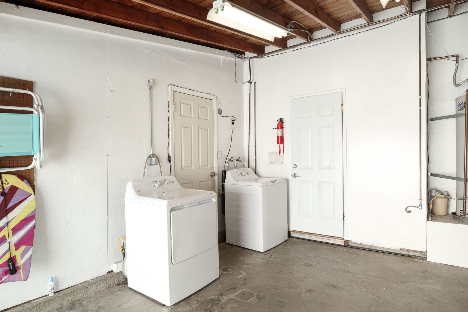 Oxnard Apartment: 207 Rossmore Drive