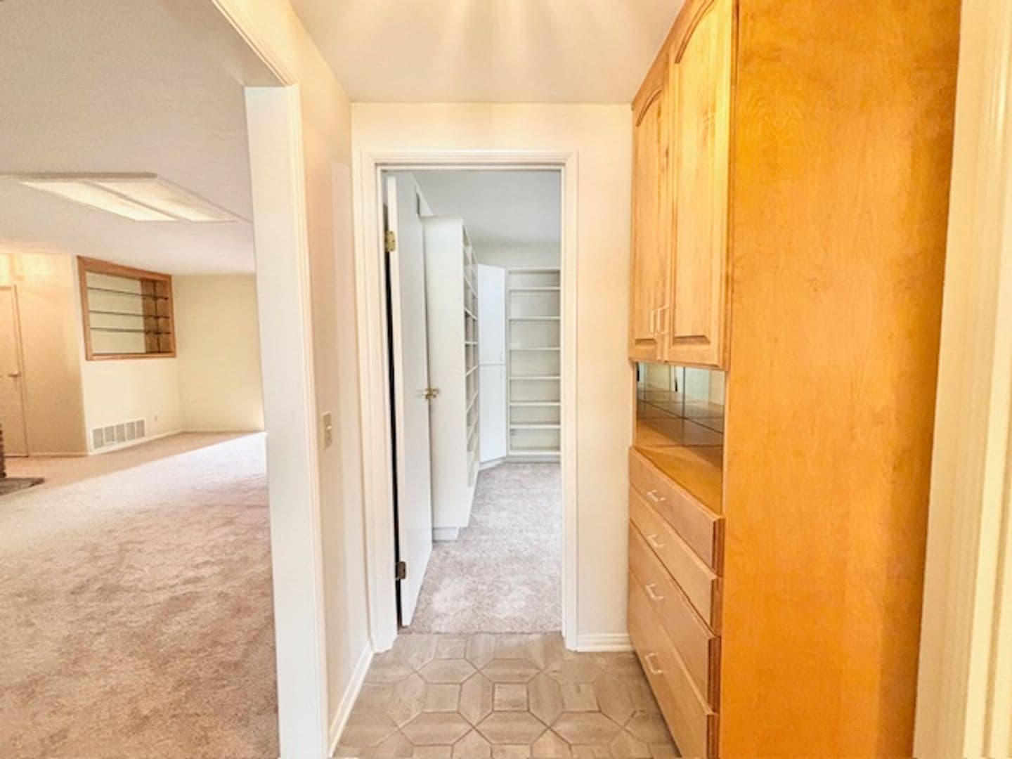 Port Hueneme House: 2556 Neptune Pl