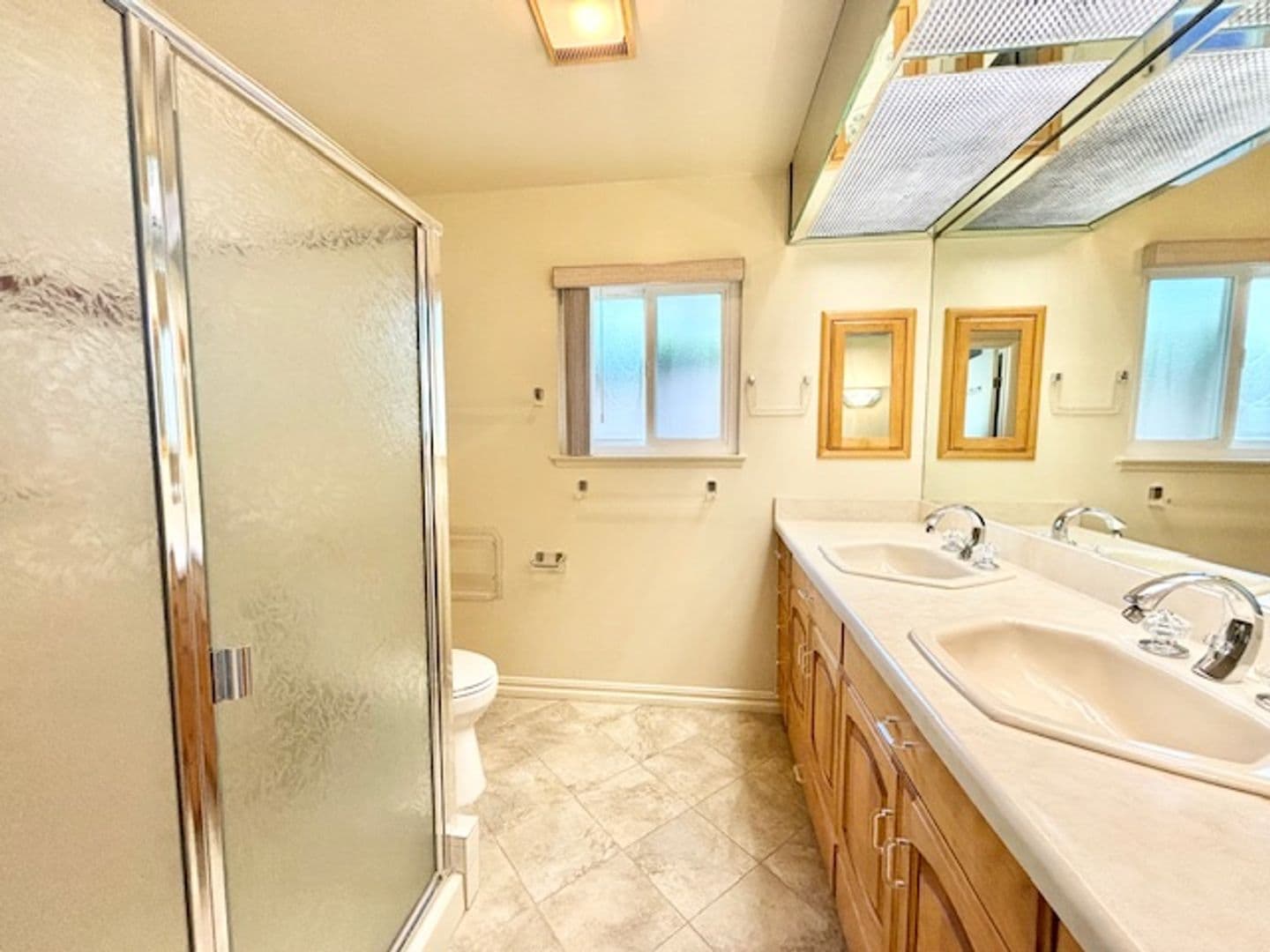 Port Hueneme House: 2556 Neptune Pl