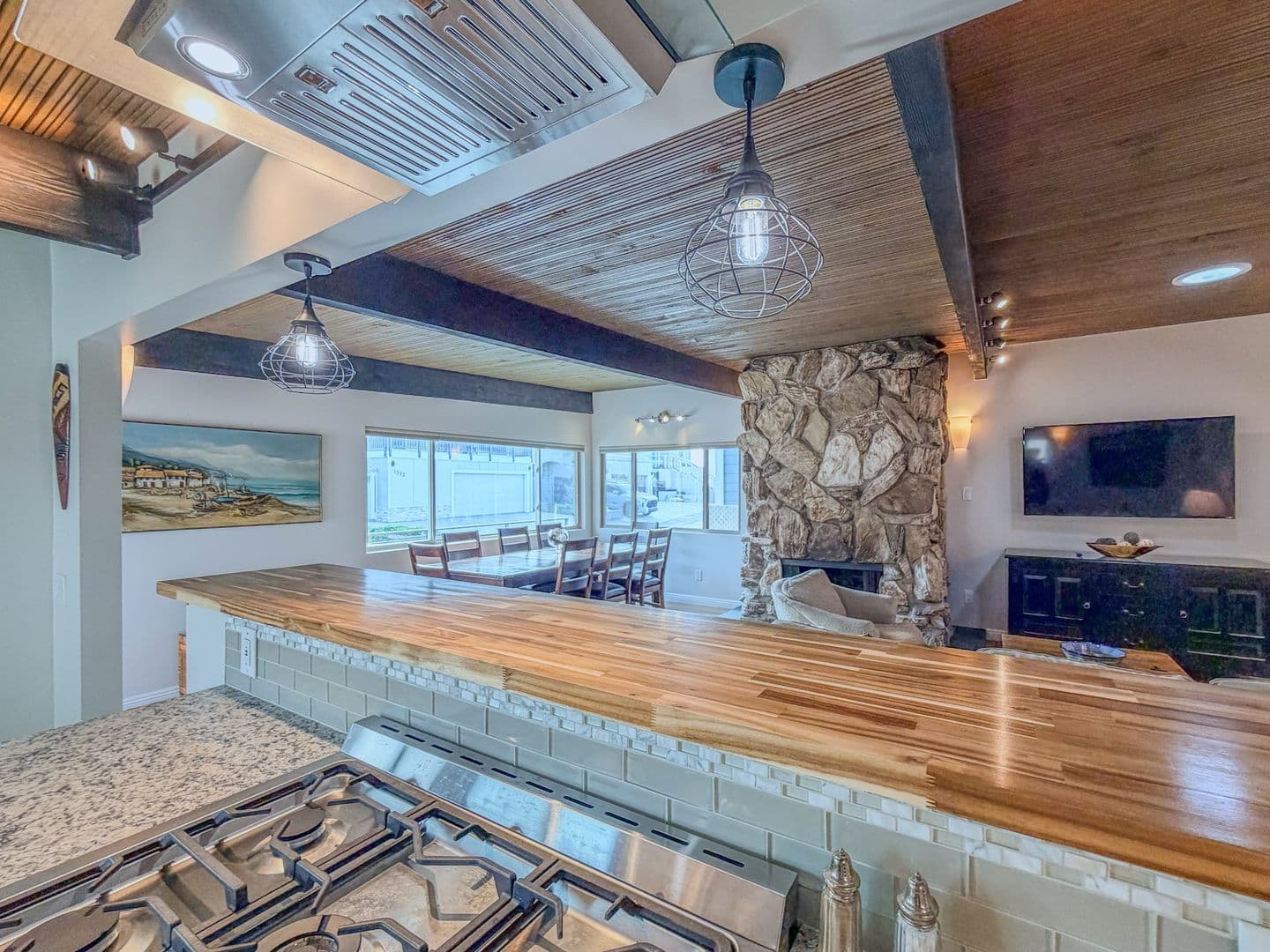 Ventura House: 1327 Devon Ln
