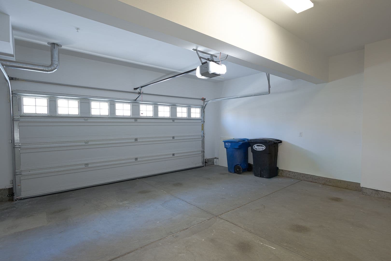 Camarillo House: 413 Castiano St