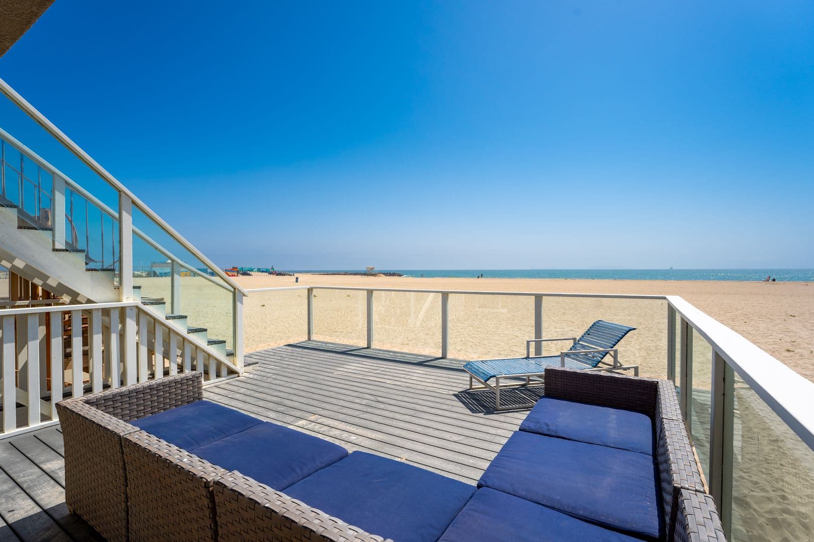 Oxnard House: 305 Ocean Dr