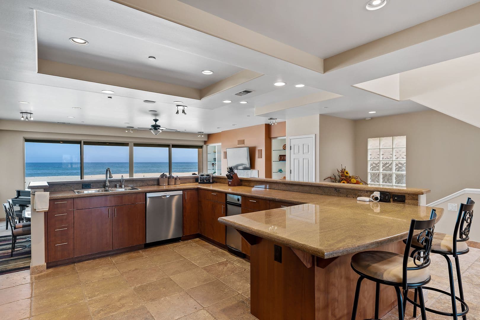 Oxnard House: 791 Mandalay Beach Rd
