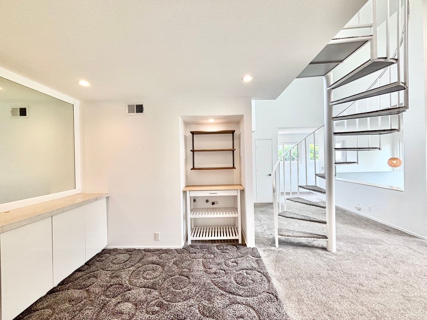 Oxnard House: 2287 Martinique Ln