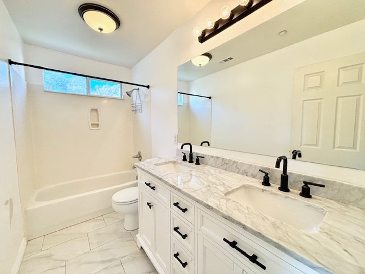 Oxnard Apartment: 417 Morado Pl