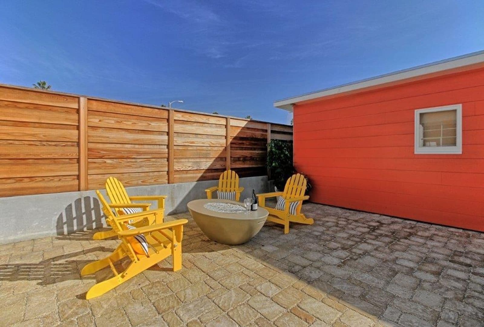 Ventura Apartment: 1072 Seaward