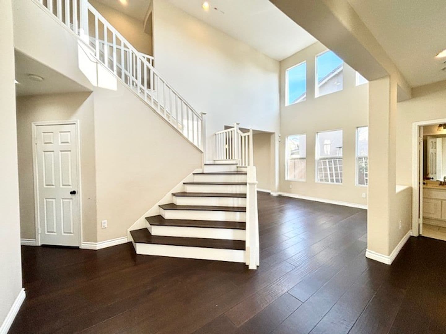 Oxnard Apartment: 417 Morado Pl