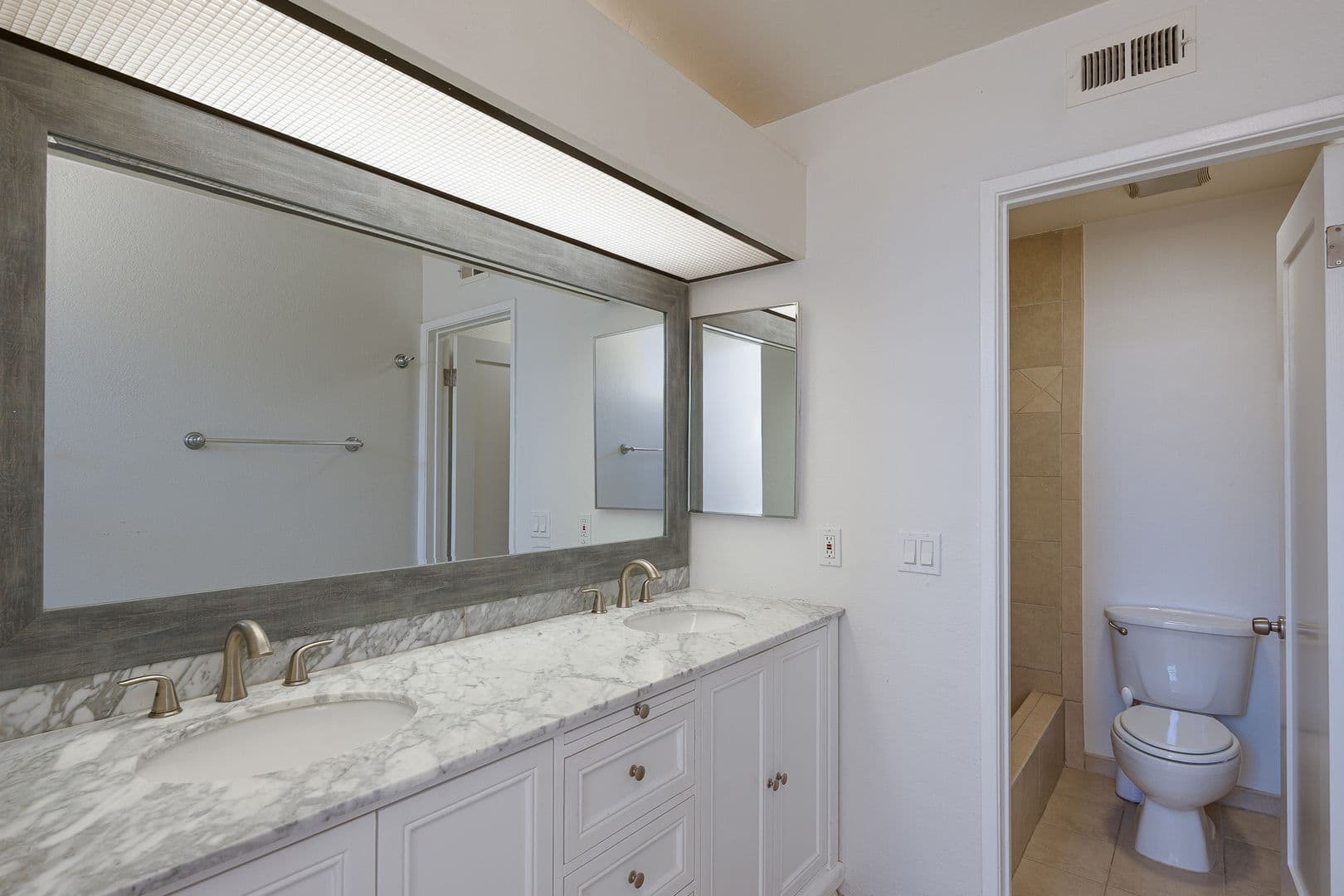Oxnard House: 4812 Dunes St.