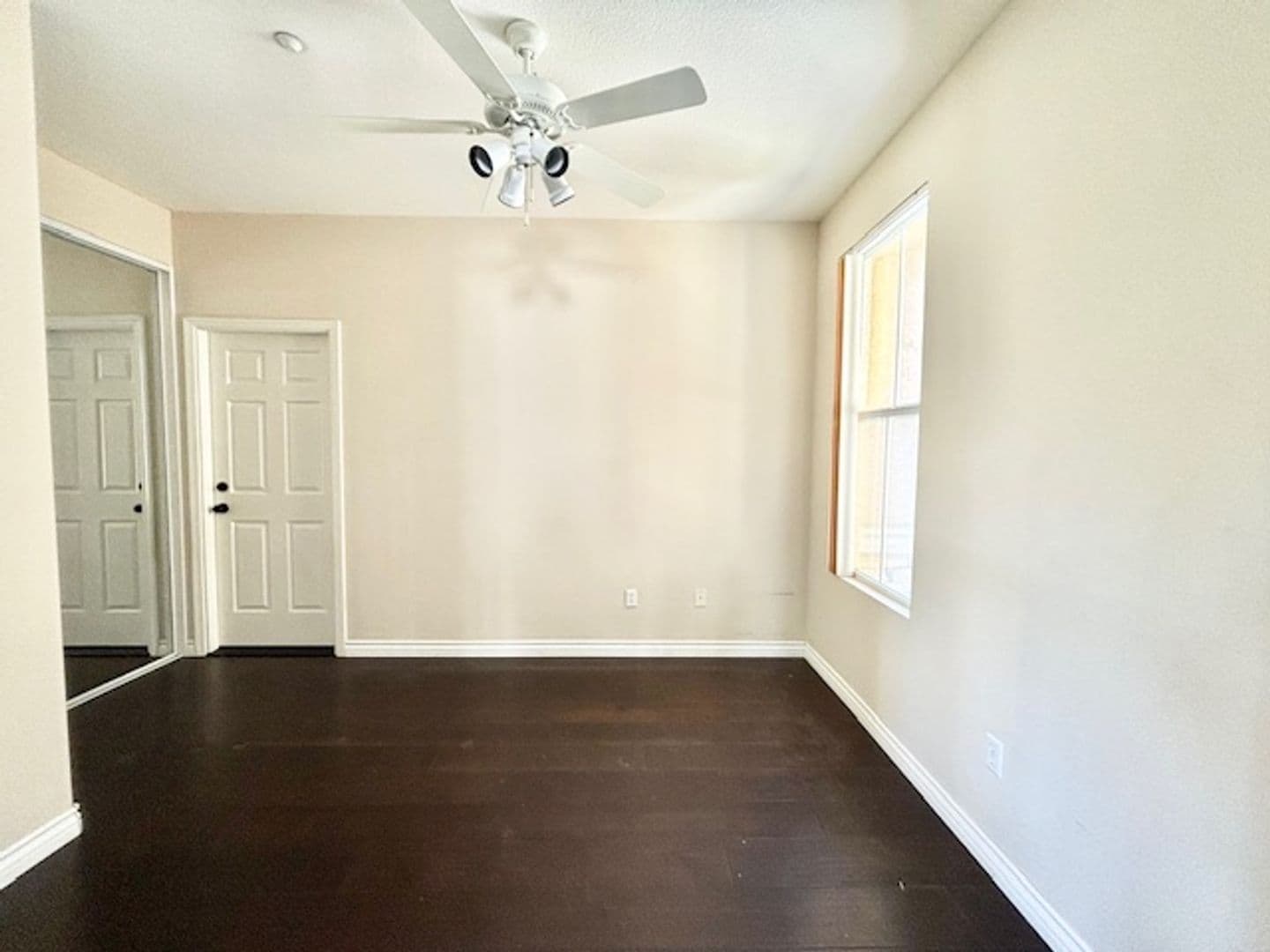 Oxnard Apartment: 417 Morado Pl