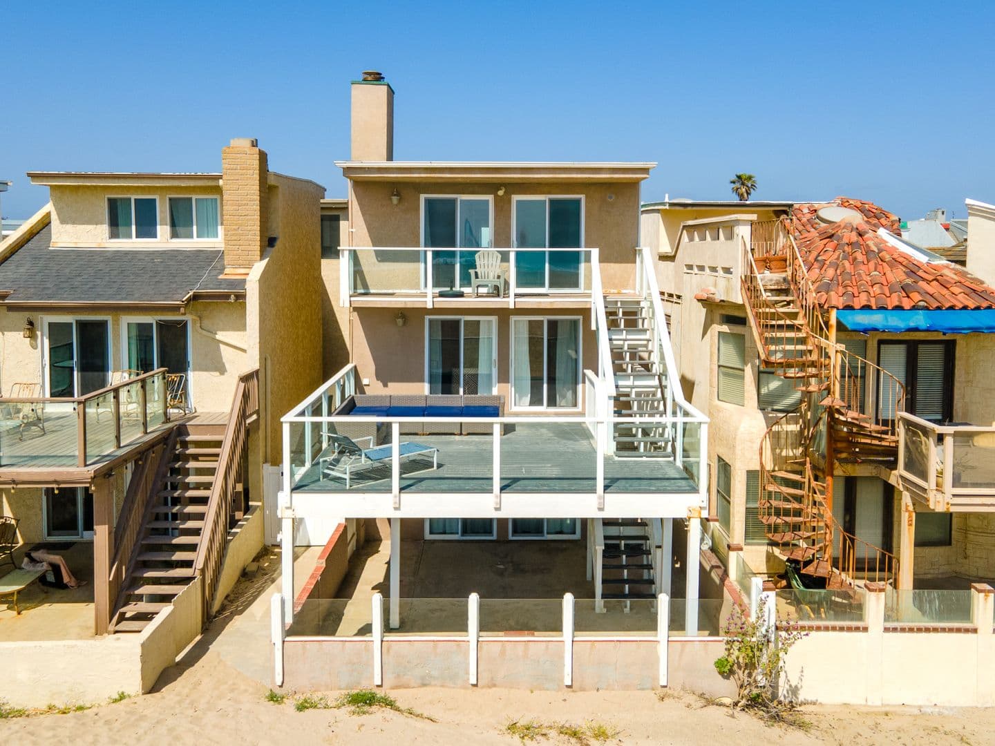 Oxnard House: 305 Ocean Dr