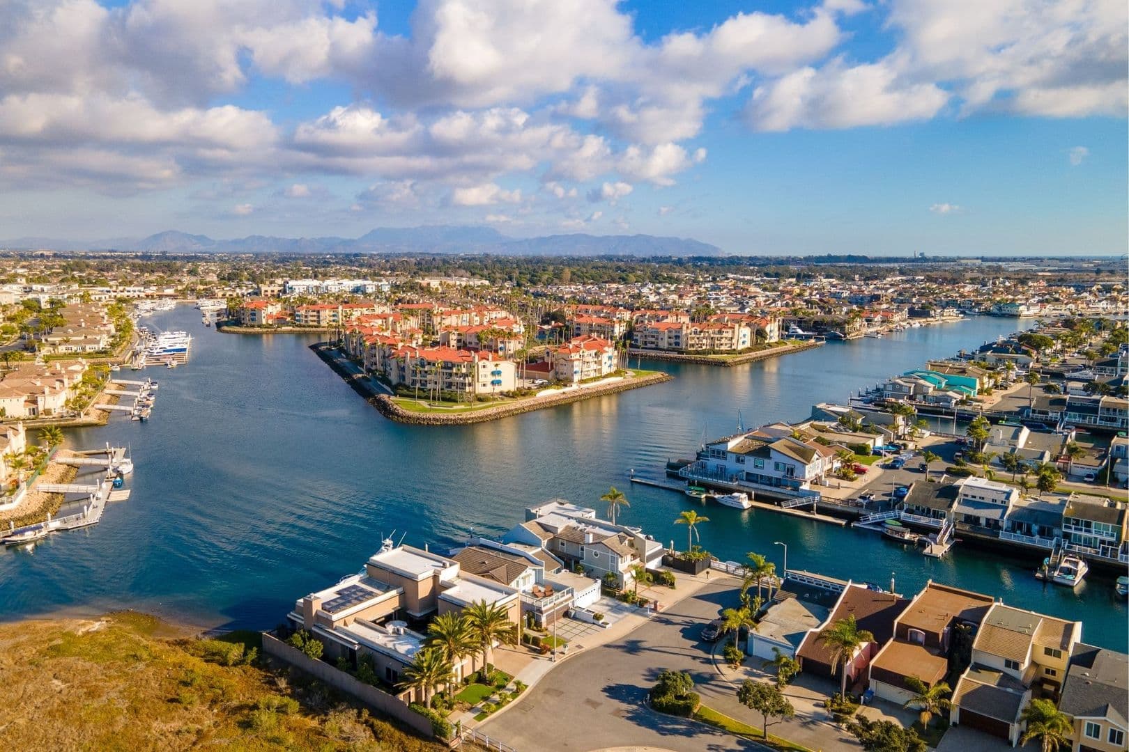 Oxnard House: 4490 Eastbourne Bay
